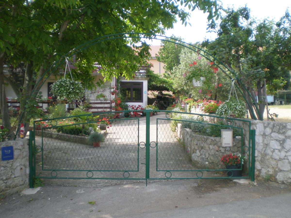 Apartments Nadia Sokolic Nerezine Exterior photo